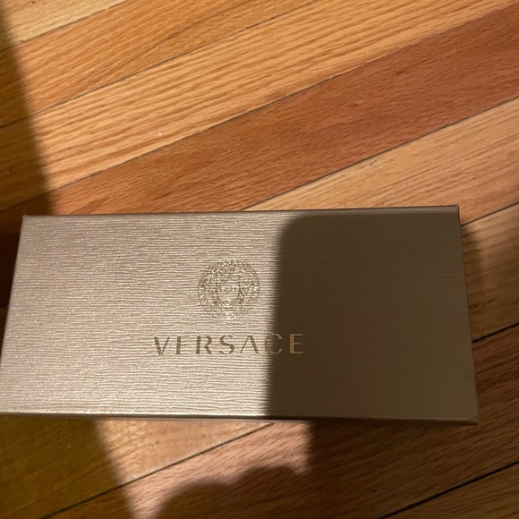 Authentic Versace sunglasses size 54 hardly worn…. - Picture 12 of 13